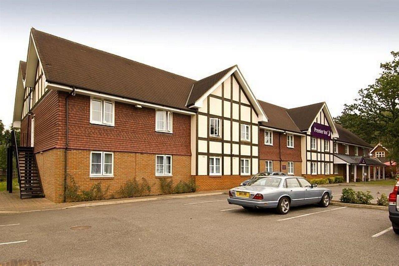 Premier Inn London Gatwick Airport East Crawley  Buitenkant foto
