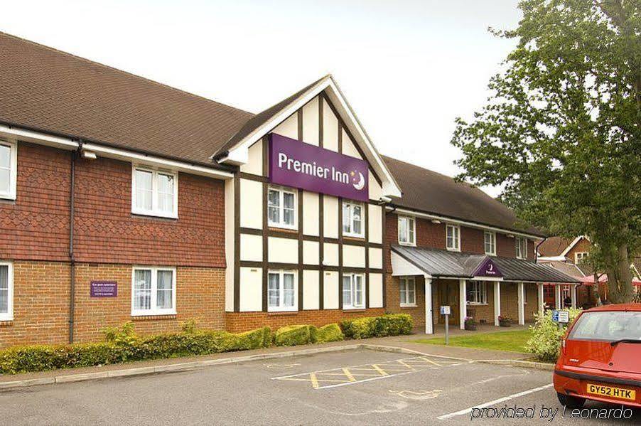 Premier Inn London Gatwick Airport East Crawley  Buitenkant foto